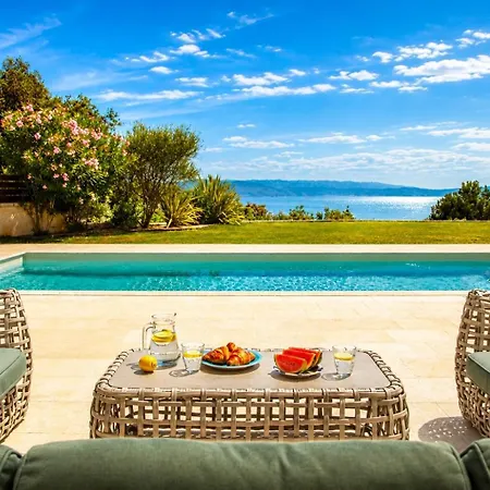 Luxury Panorama With Amazing Seaview In Gondolici 7 Km From Rabac Vila *